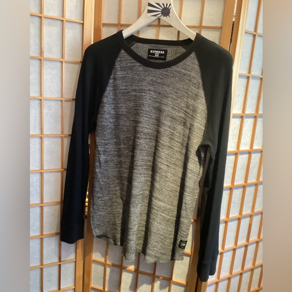 Express Textured Waffle Knit Raglan Baseball Long Sleeve Shirt Men's Size Medium